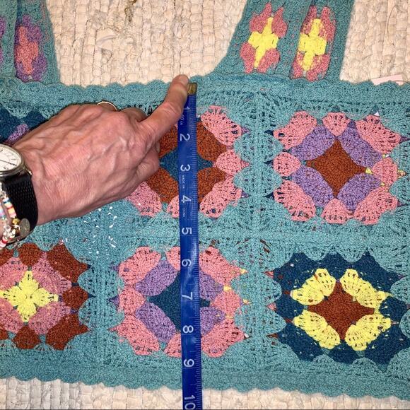 NWT TURQUOISE GRANNY SQUARE CROCHET CROP TOP M - Picture 11 of 11